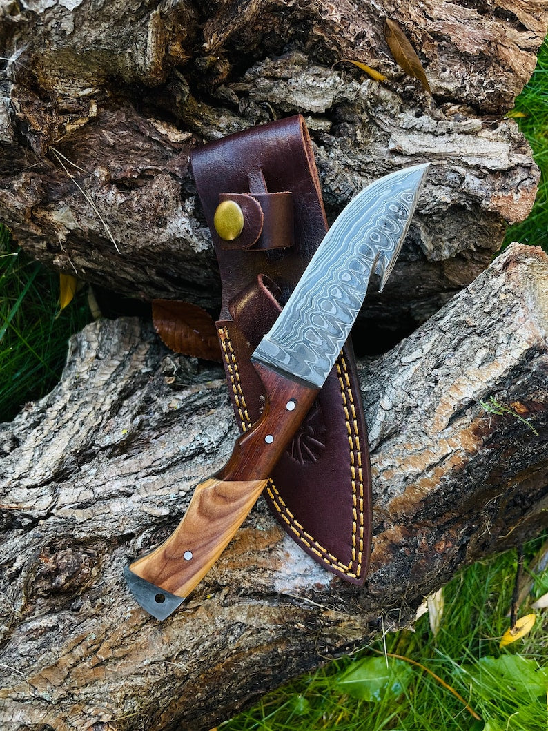 Damascus Steel Gut-hook Skinning Knife
