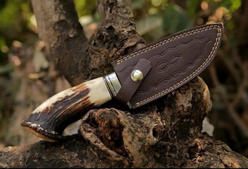 Custom HandMade Damascus Antler Deer Horn Crown Handle Hunting Knife