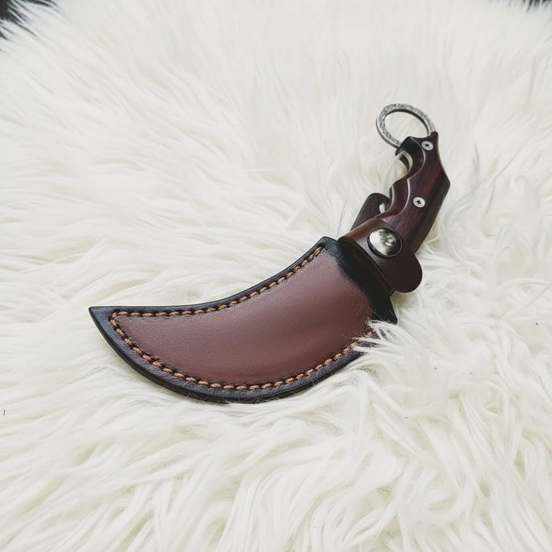 Handmade Damascus Karambit Knife: Engraved Gift with Leather Sheath