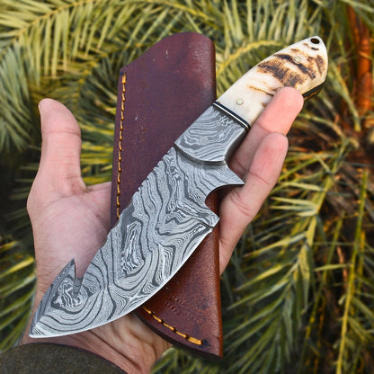 Handmade Damascus Ram Horn knife