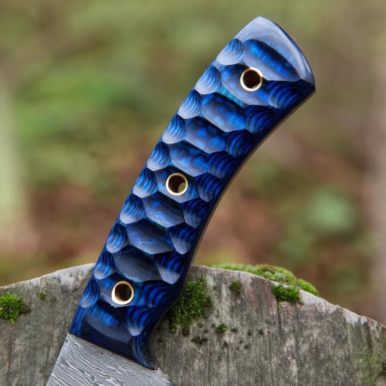 Handmade Damascus Steel Hunting Knife | Resin Handle | Fixed Blade