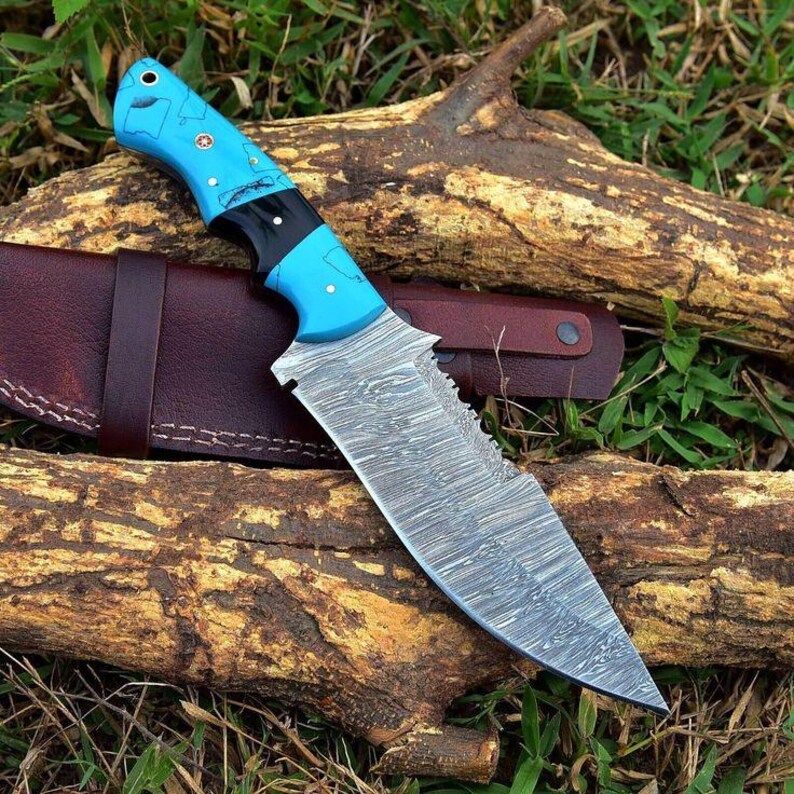 Handmade Damascus Steel Hunting Knife with Leather Sheath
