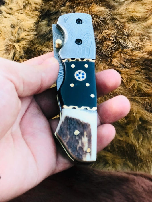 Luxury Hand Forged Damascus Pocket Knife / Stagcrest Folding