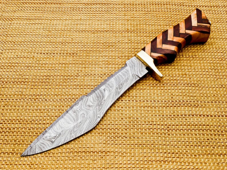 Handmade Damascus Steel Hunting Bowie | Cow & Rosewood Handle