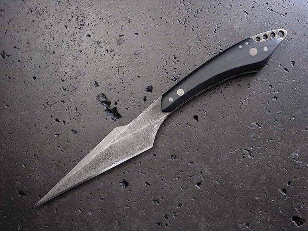 A beautiful custom Handmade 440C steel Kridashi Knife With G10 Sheath handle and leather sheath