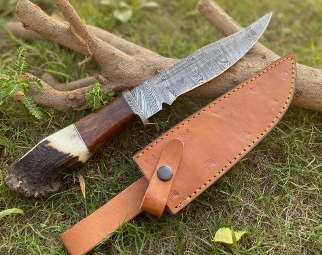 Damascus hunting knife deer antler handle